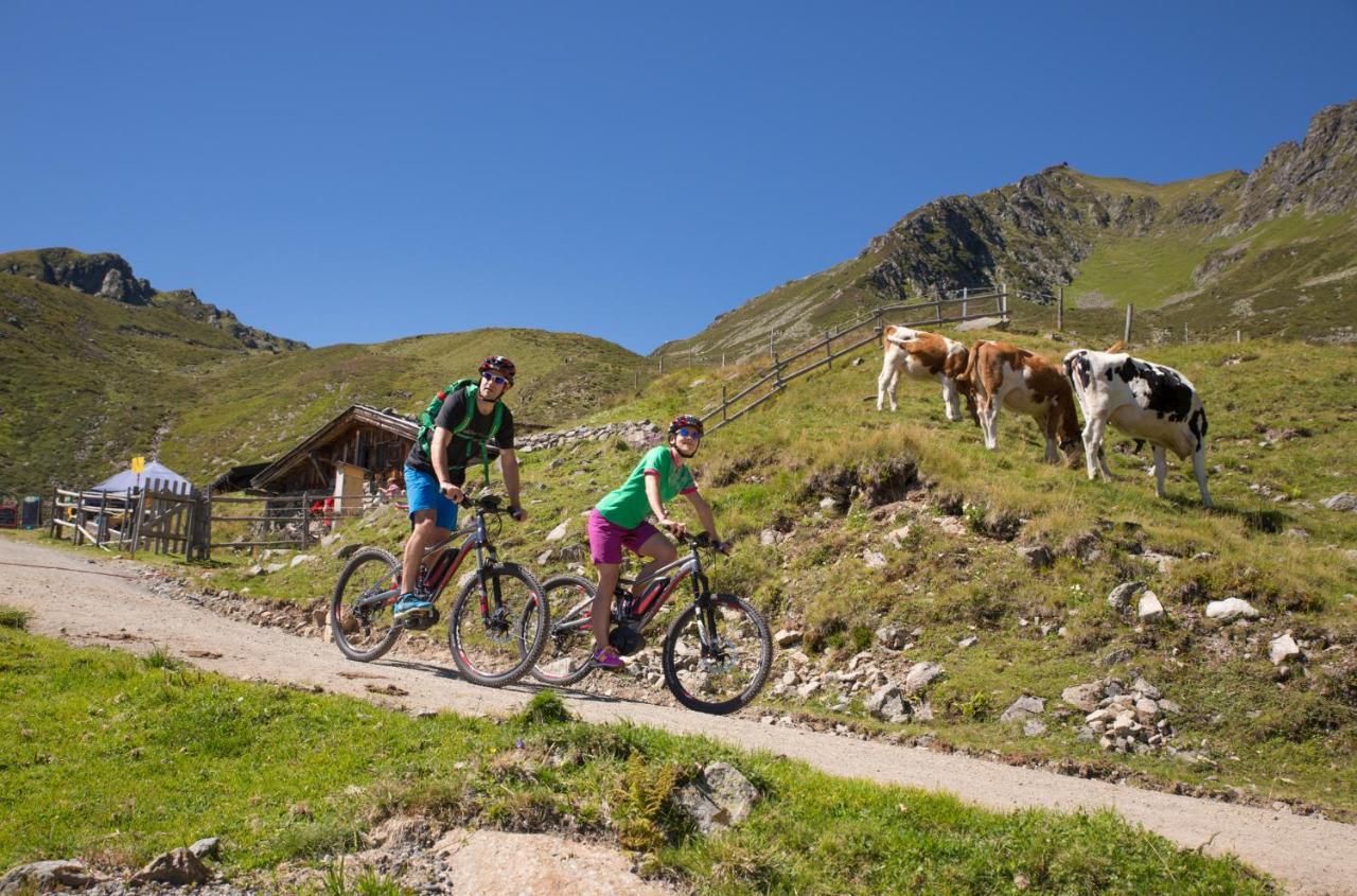 Hotel Landhaus Zillertal Fügen Esterno foto