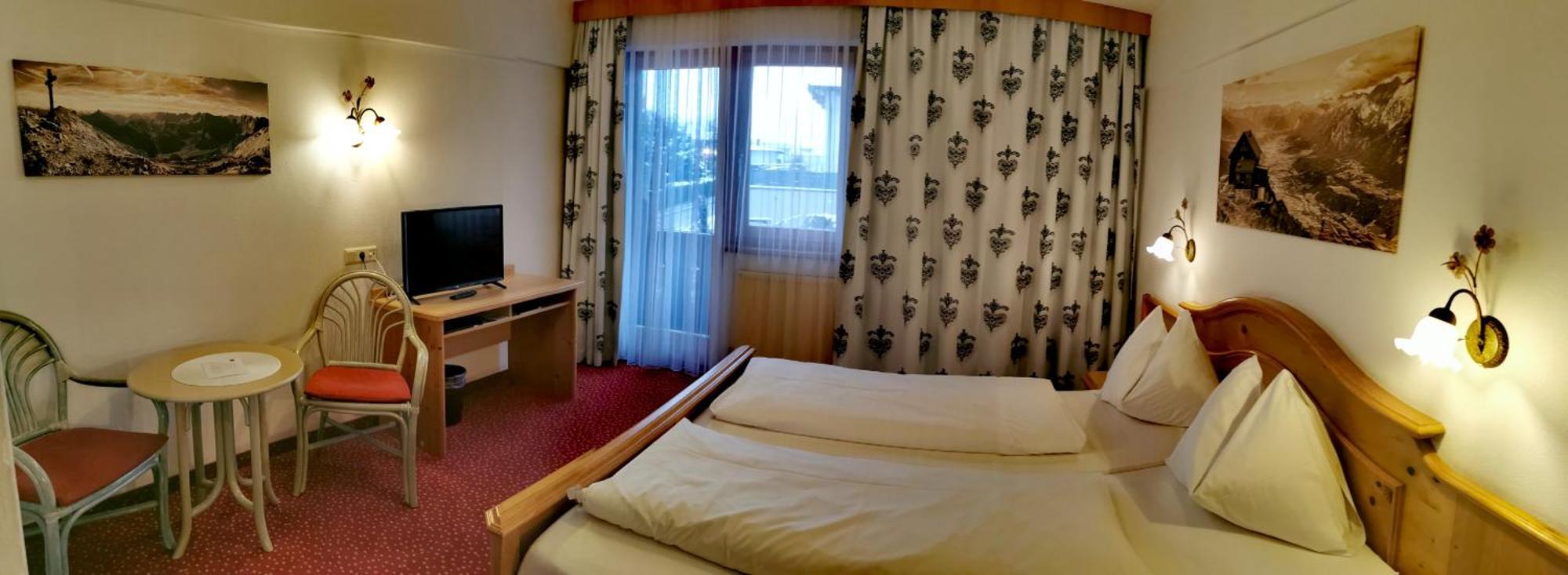 Hotel Landhaus Zillertal Fügen Esterno foto