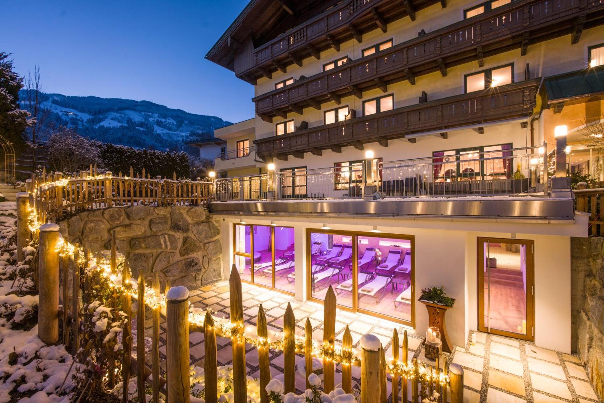Hotel Landhaus Zillertal Fügen Esterno foto