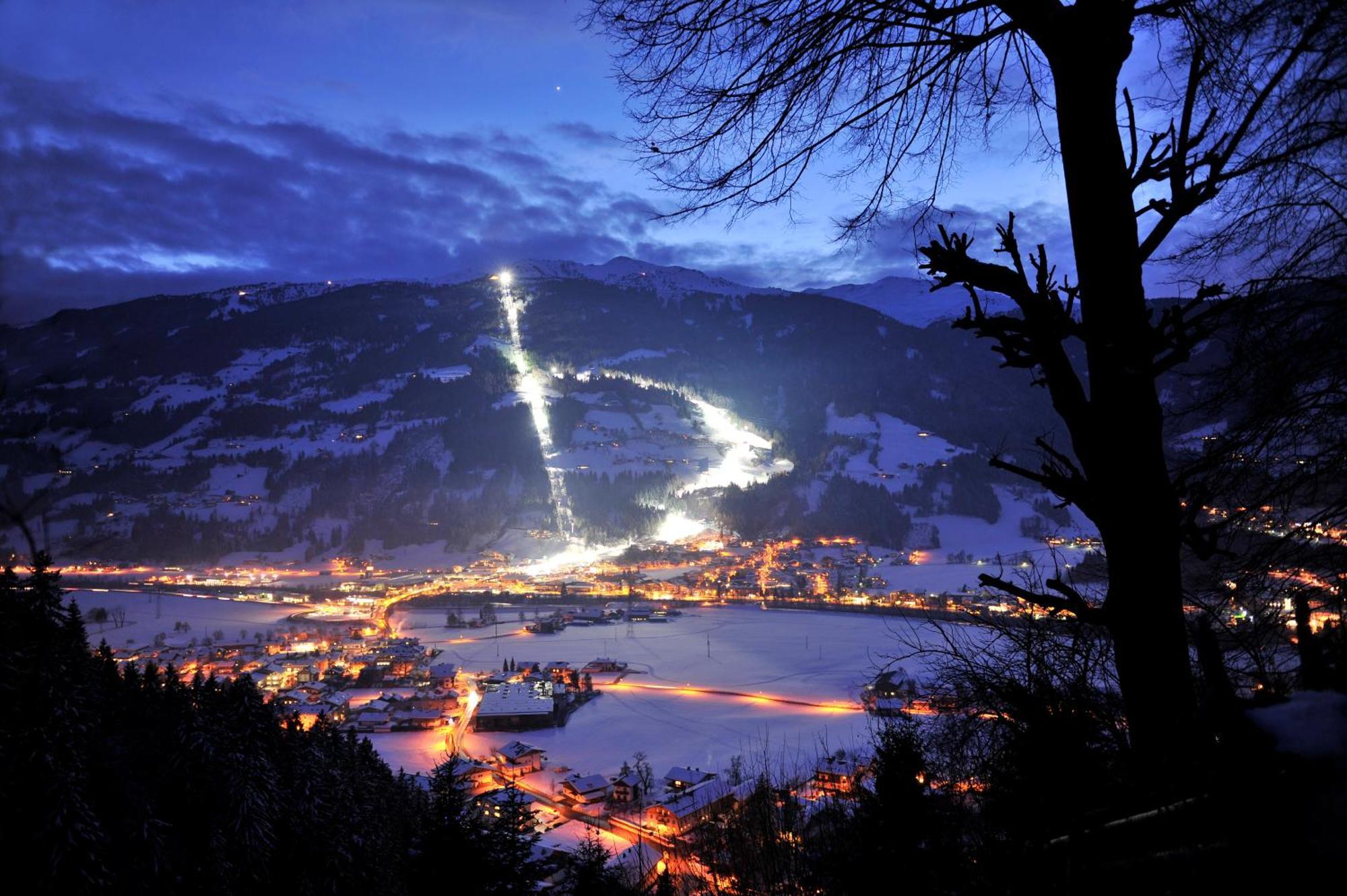 Hotel Landhaus Zillertal Fügen Esterno foto